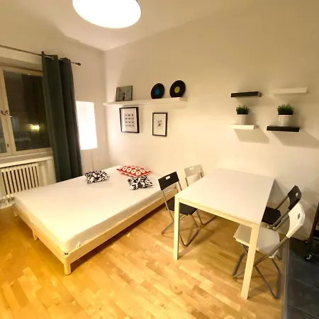 Cozy Gem In The Heart Of Design District Huoneisto